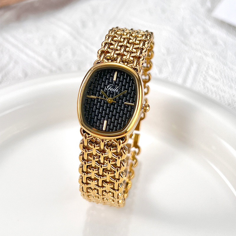 Luxury Watch Green - นาฬิกาแบรนด์ GEDI สายรัดข้อมือหรูหรา น้ำหนักเบา กลิ่นหอมอ่อนๆ ให้ความรู้สึกหรูหรา