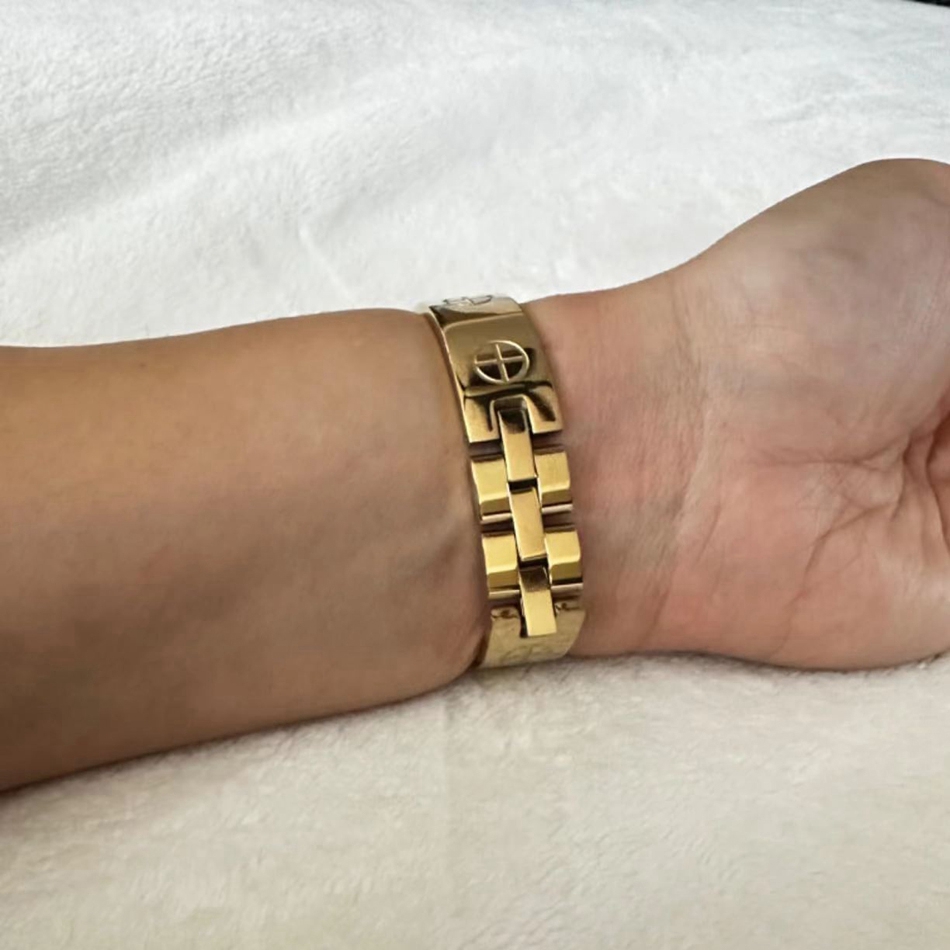 สแตนเลสสตีลหรูหราสําหรับ Apple - Luxury Watch Apple บทวิจารณ์และราคา