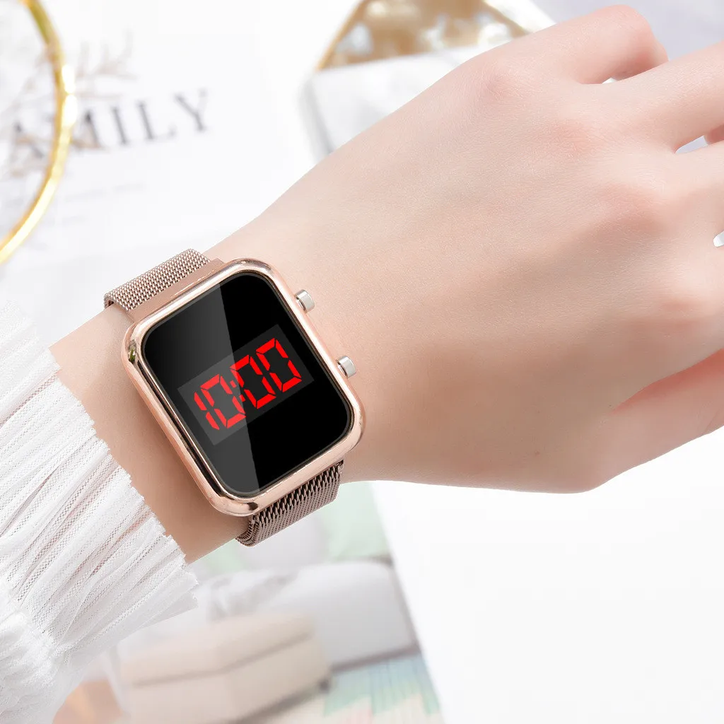 นาฬิกาข้อมือดิจิตอล LED ทรงสี่ - Luxury Watch Market บทวิจารณ์และราคา