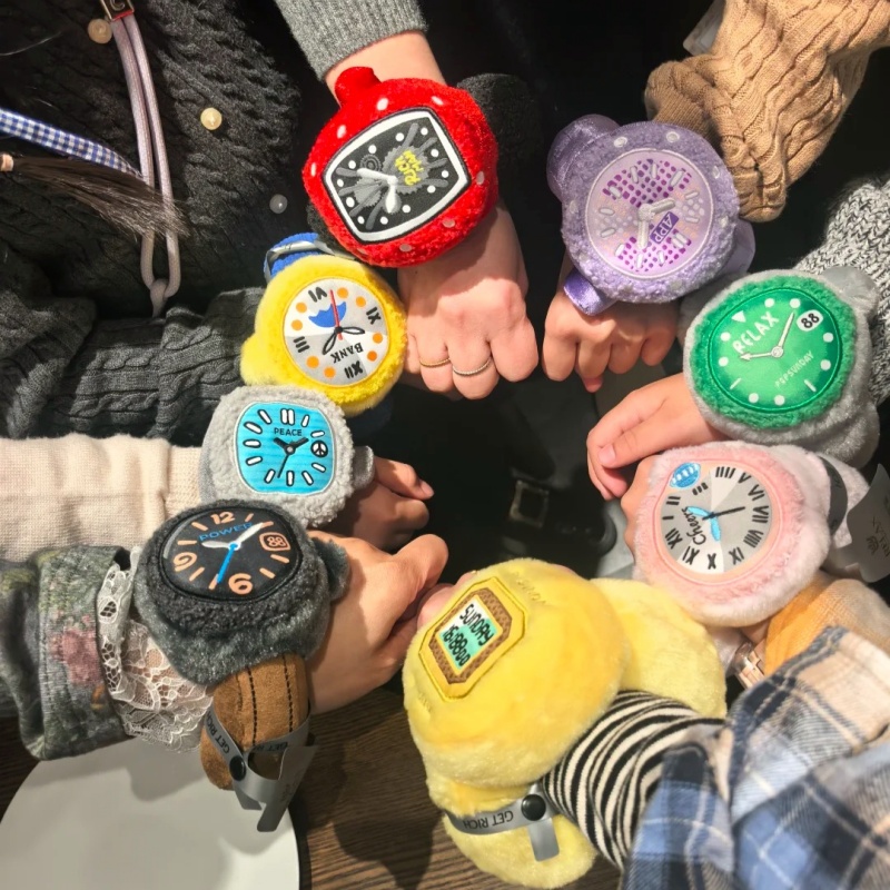 【มีสินค้าในสต็อก】นาฬิกาตุ๊กตา  - Luxury Watch Case บทวิจารณ์และราคา